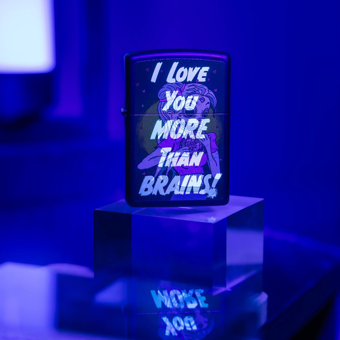 Alternative view of Black Light Brainiac Design
