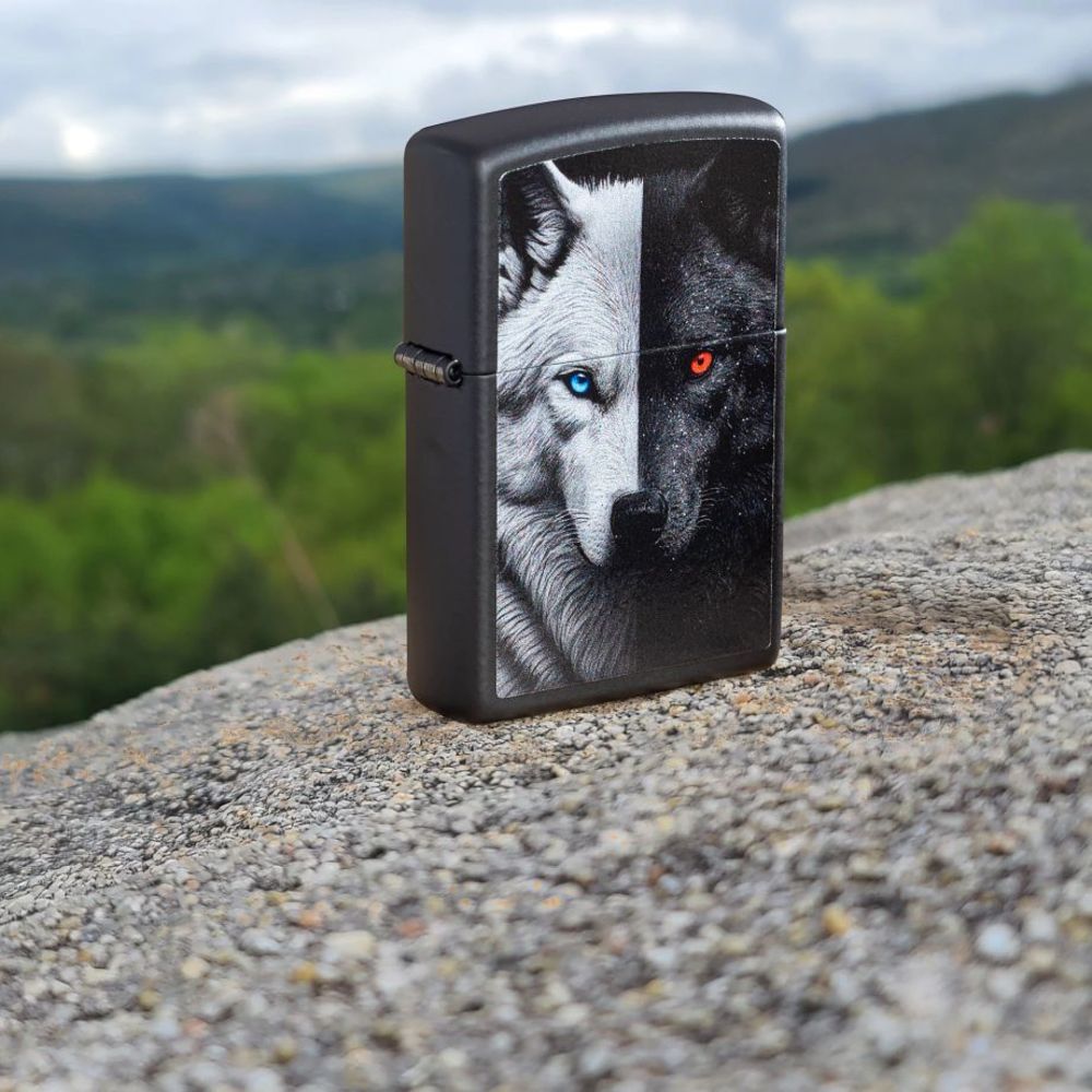 Alternative view of Two Wolves Design