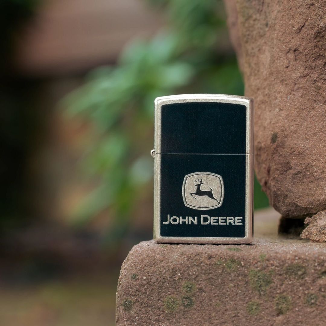 Alternative view of John Deere Chrome Logo Design